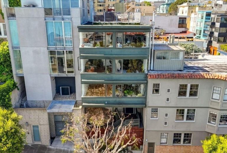 Apartment Building in San Francisco